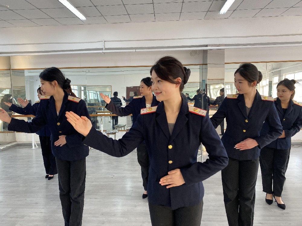 石家莊新鐵職業(yè)高級(jí)中學(xué)學(xué)費(fèi)及優(yōu)惠政策 學(xué)校新聞